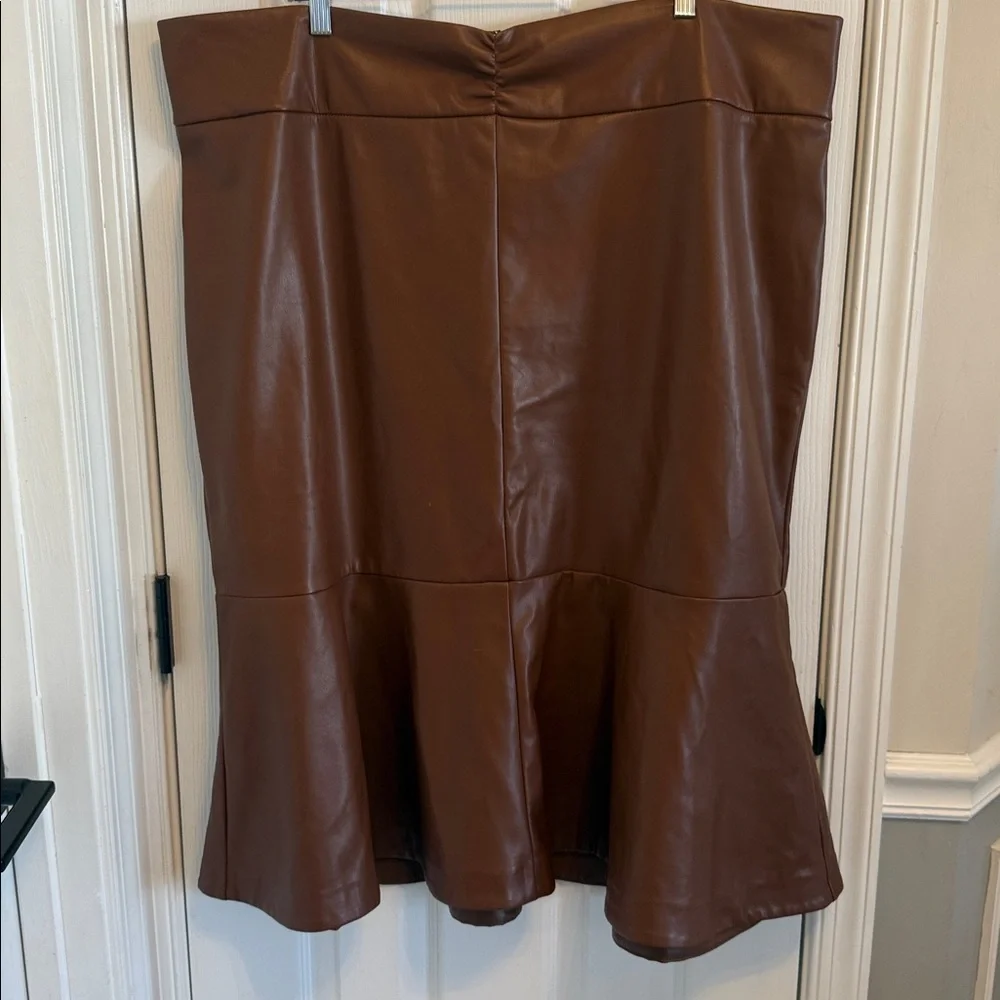 Eloquii Faux Leather Tan Flounce Skirt Sz 20 - Picture 2 of 5